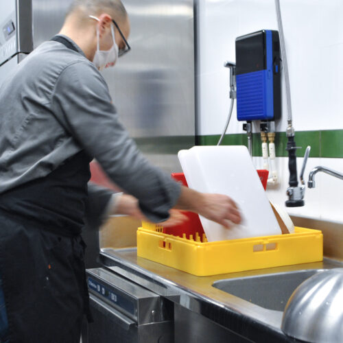 Otsonivesilaite-Avatar-Ammattikeittiön-astianpesukone